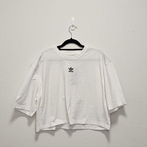 💛 Adidas White cropped tee NWT